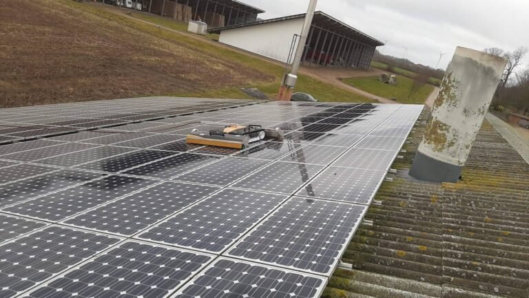 Verschmutzte Solarmodule: Ursachen erkennen und richtig handeln Verschmutzte Solarmodule: Ursachen erkennen und richtig handeln